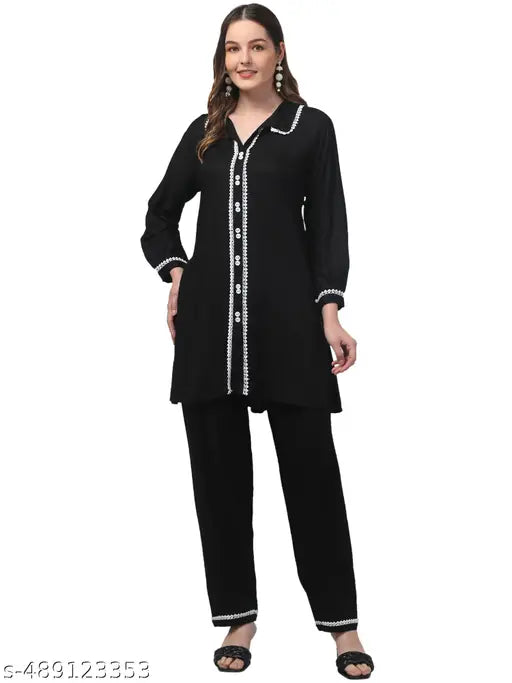 women solid full sleeve western kurti with pants set