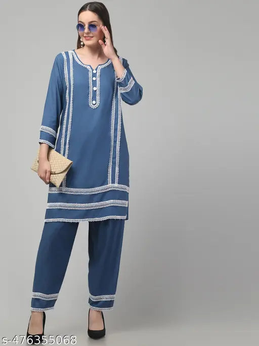 Women's Floral Embroidered Georgette Suits & Dress Materials
