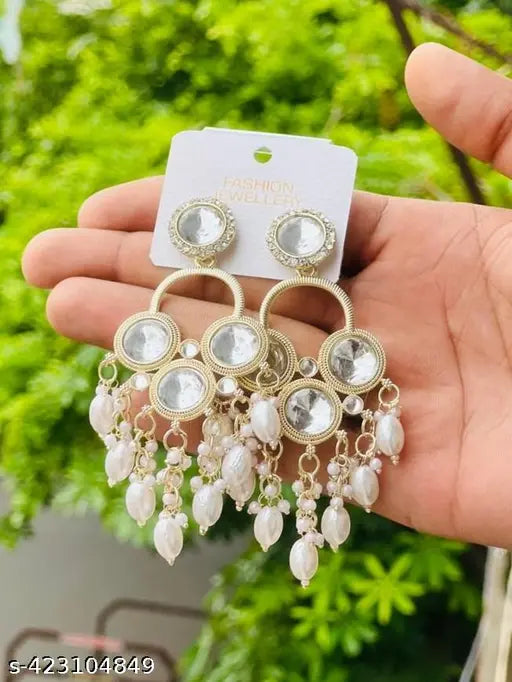 New premium earrings white