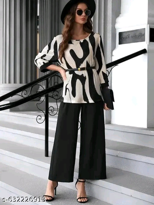 Woman's stylist top and bottom set
