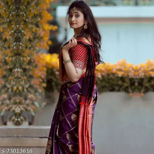 Abhisarika Voguish Sarees