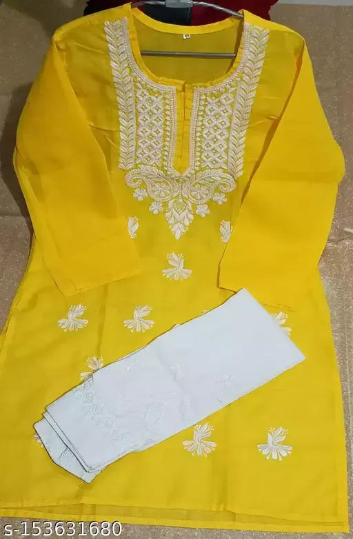 Charvi Graceful Women Kurta Sets
