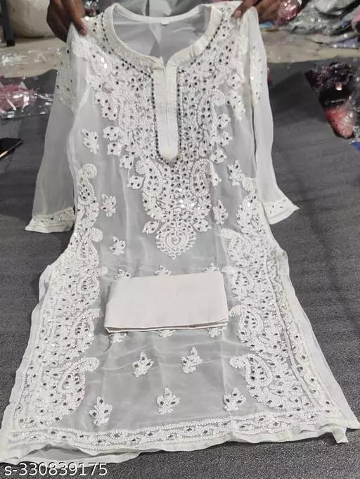 MIRROR CHIKANKARI KURTI WITH INNER
