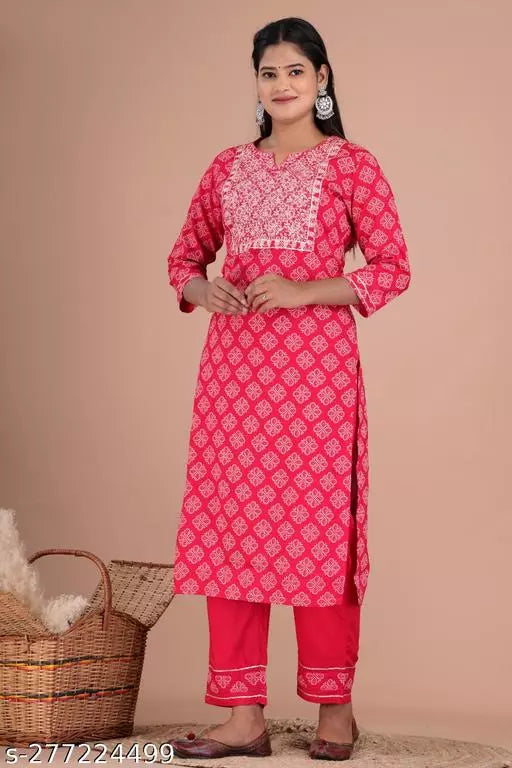 Aakarsha Graceful Women Kurta Sets