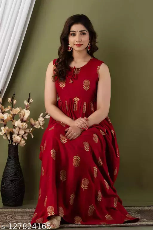 Mialo fashion sleeveless dress kurta for women.