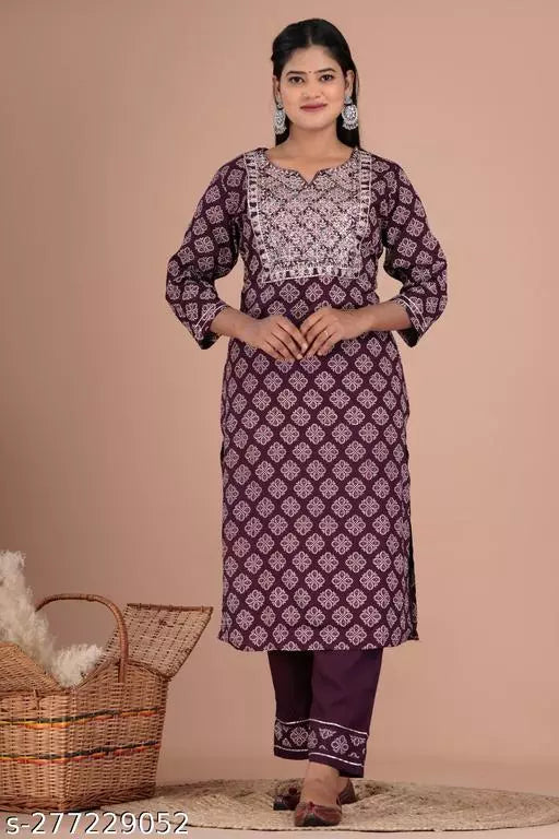 Aakarsha Attractive Women Kurta Sets