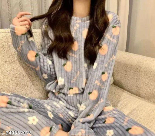 Women Winter sleepwear woolen light grey printed
