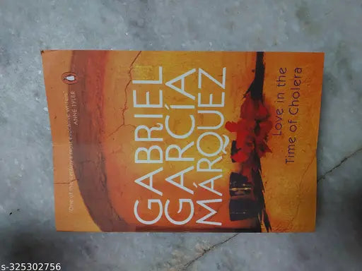Love In The Time Of Cholera English Paperback book By Gabriel Garcia Marquez
