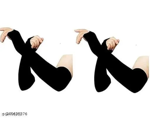 Woman black fingerless gloves