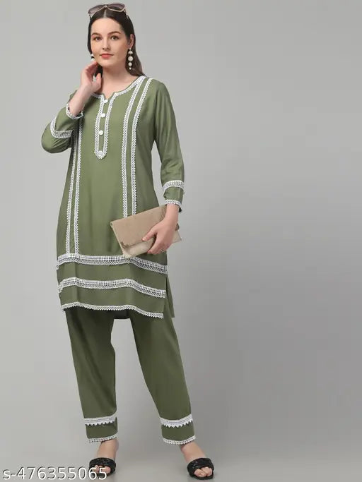 Women's  Floral Embroidered Georgette Suits & Dress Materials