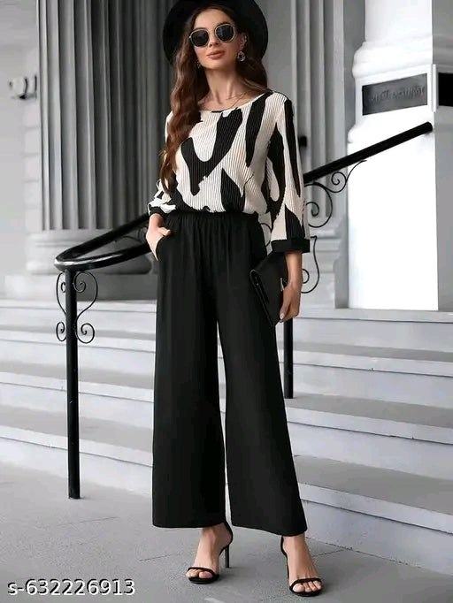 Woman's stylist top and bottom set