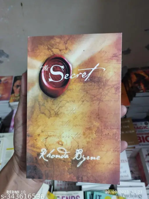 The secret (English  Paperback  Rhonda Byrne)