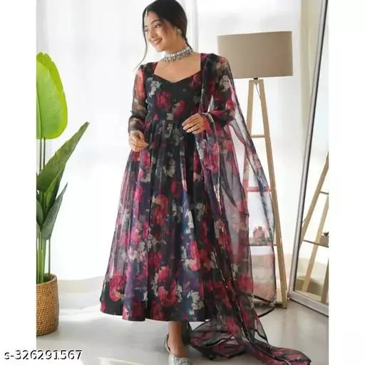 WOMEN ORGANZA GOWN WITH DUPTTA