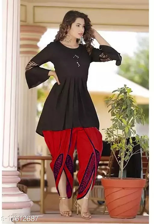 Aakarsha Fabulous Women Kurta Sets