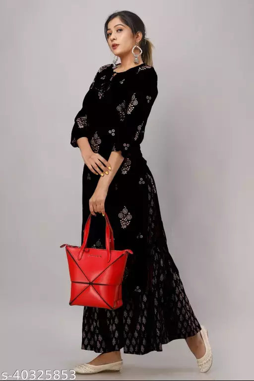Aagyeyi Sensational Women Kurta Sets