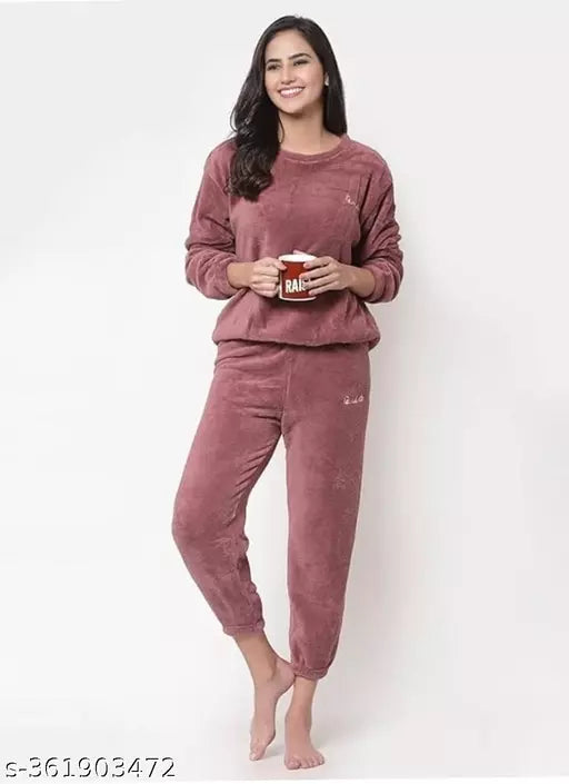D studio winter wear for women maroon