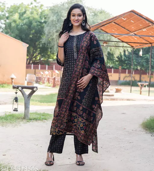 Aakarsha Ensemble Women Kurta Sets