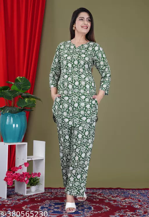 Trendy Petite Women Kurta Sets