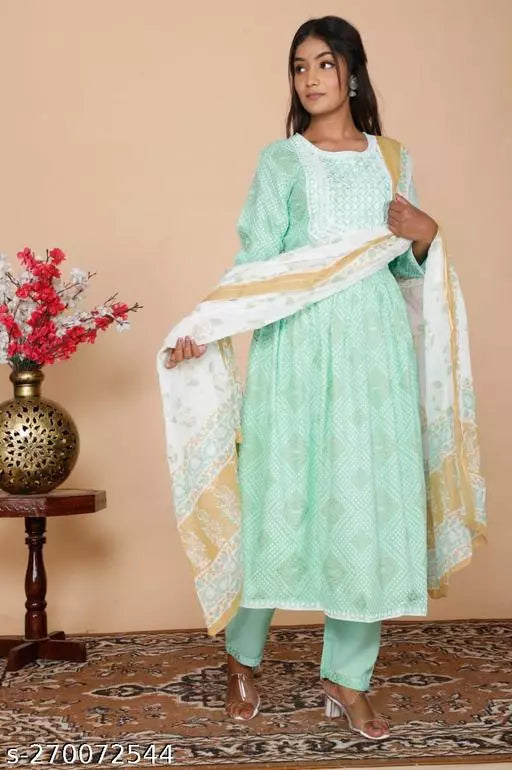 nayra cut stylish design kurti